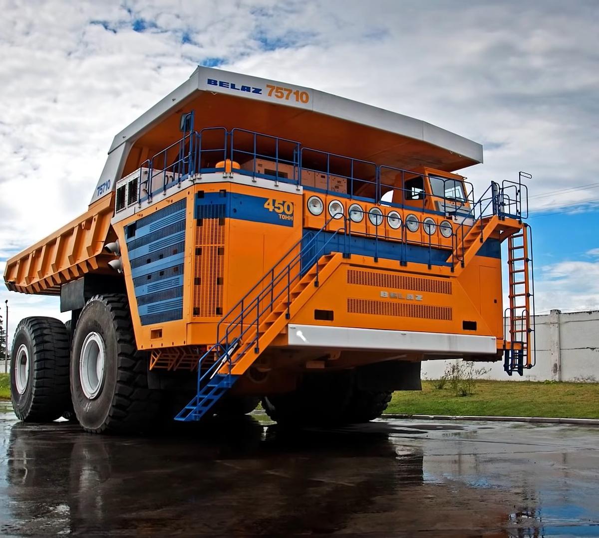 450 tonluk BelAZ-75710 taşıma kapasitesinde dünya lideridir