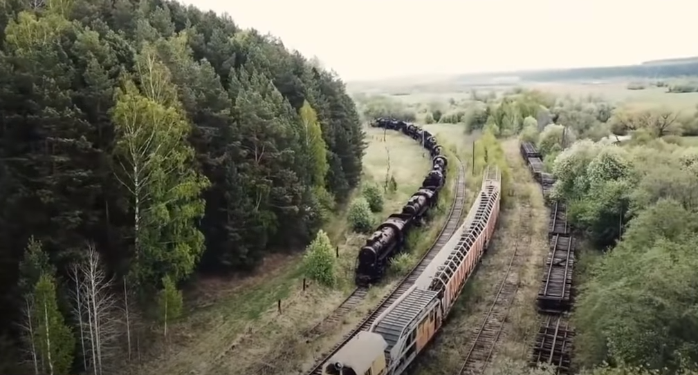 In Russia and around the world, old trains are abandoned in whole trains.