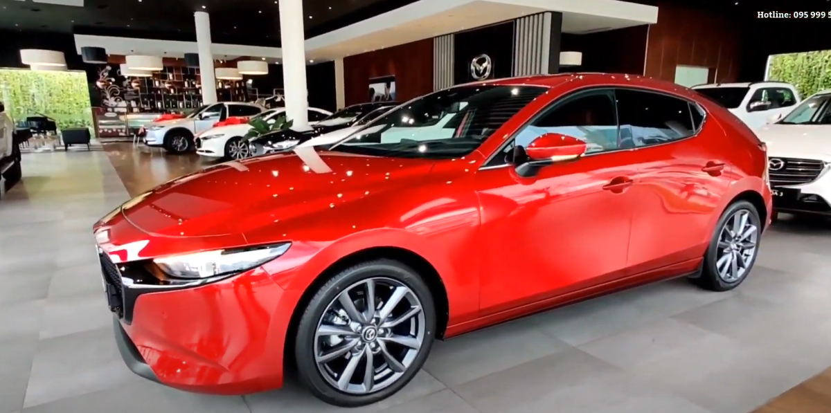 Компания Mazda начала принимать заказы на улучшенные модели 3 и CX-30