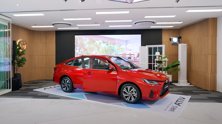 Doanh số bán mẫu sedan bình dân Toyota Yaris Ativ thế hệ mới đã bắt đầu