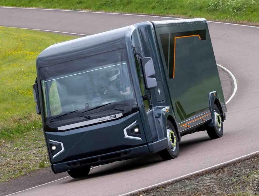 P7-B – новый электрический фургон для городских перевозок