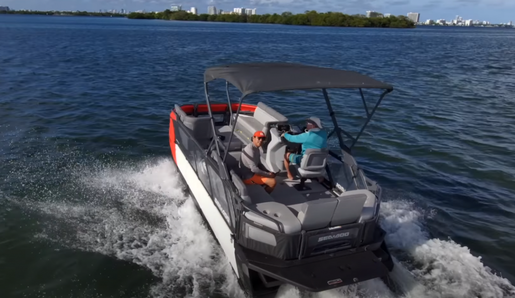 Представлена обновленная линейка лодок-понтонов Switch Cruise от Sea-Doo