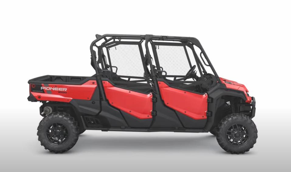 Honda Pioneer 1000-6 Deluxe Crew – шестиместный транспорт для бездорожья