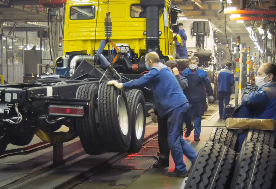 КАМАЗ не освоил новую модель грузовика, но субсидию ему выделят – мнения водителей