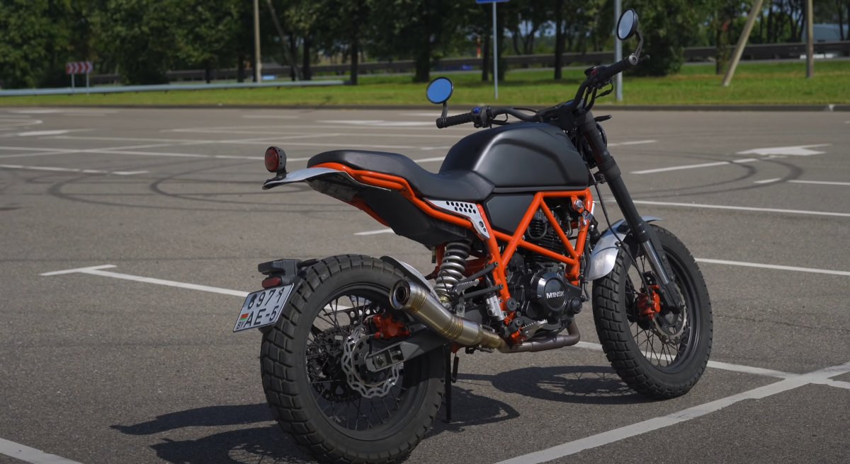 M1NSK SCR 250 - what a stylish Chinese-Belarusian motorcycle is good for
