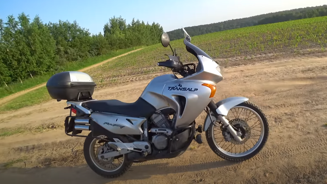 Простой мотоцикл класса турэндуро для начинающих – Honda Transalp 650