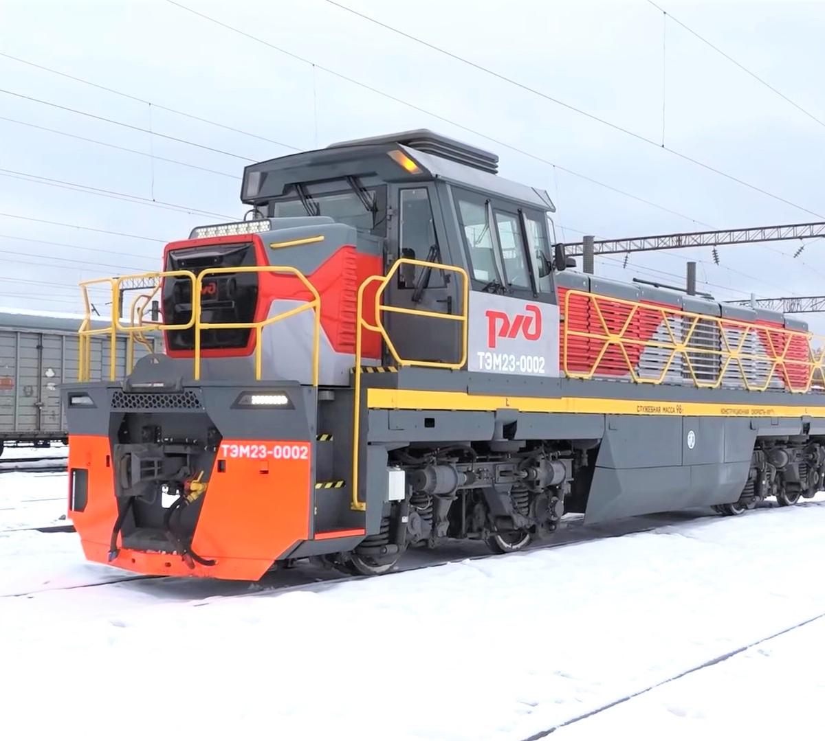 Gelecek vaat eden Rus manevra dizel lokomotifi - TEM23