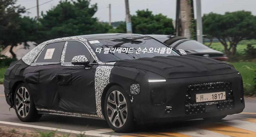 Hyundai тестирует новый полноприводный седан Grandeur