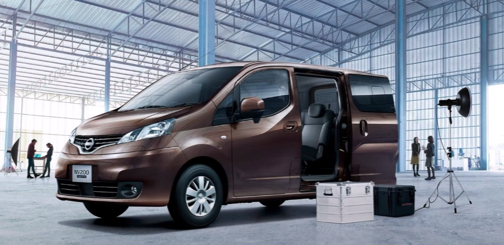 Nissan представил новые микроавтобусы Vanette – для путешествий и с подъемником