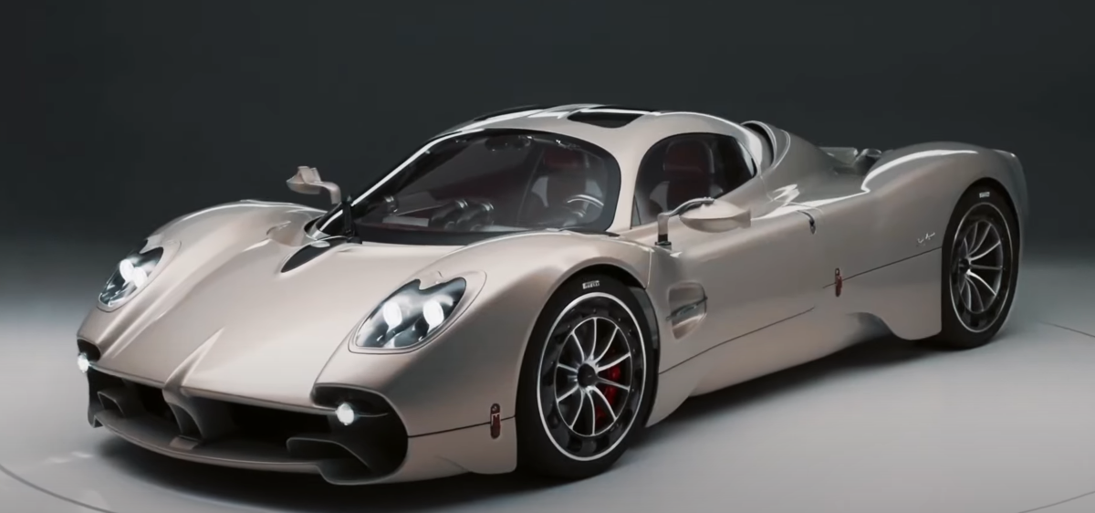 Pagani представила суперкар Utopia с мощным V12 и механической коробкой передач