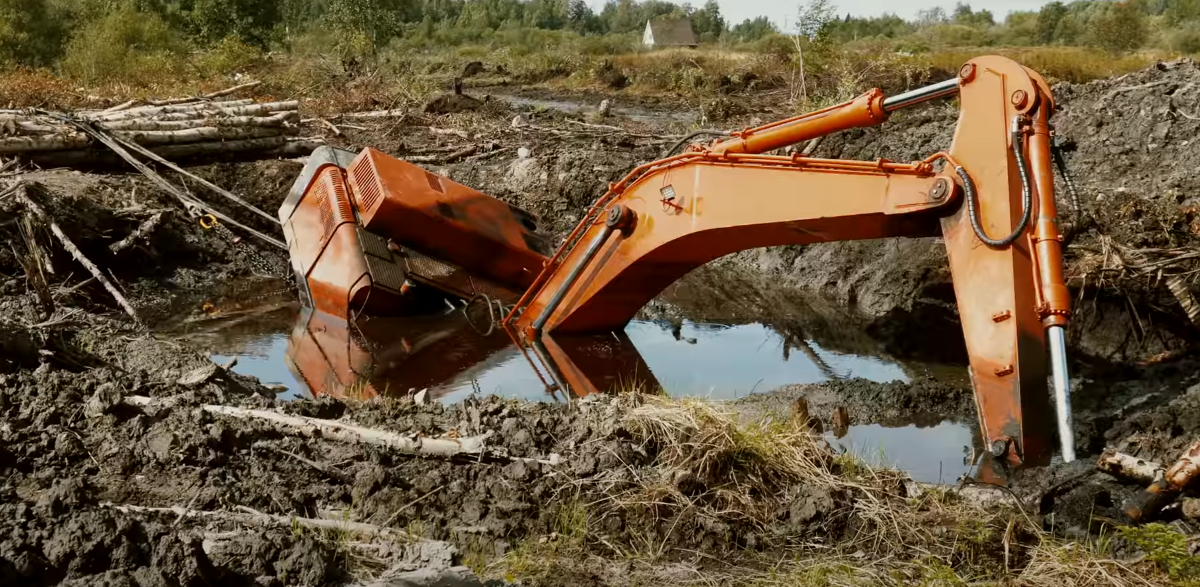 How a 20-ton excavator was saved
