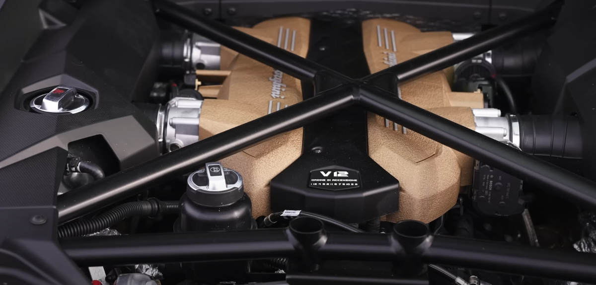 Lamborghini выпустила свой последний суперкар с двигателем V12