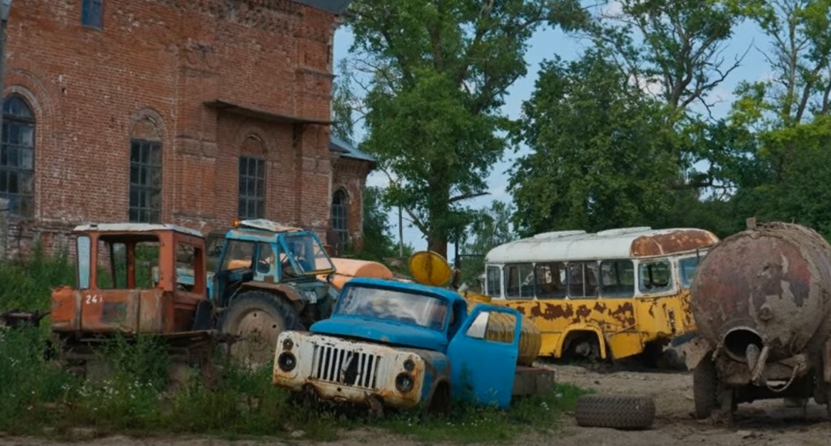 Брошенные советские грузовики и автобусы – их предали владельцы