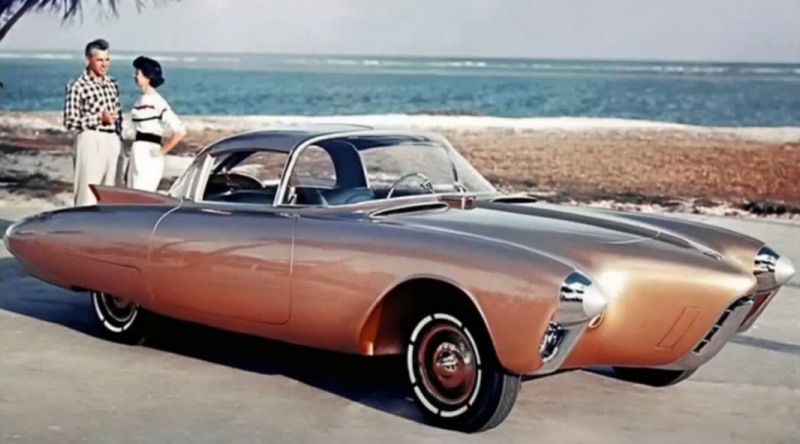 Oldsmobile Golden Rocket – концепт-кар, похожий на ракету