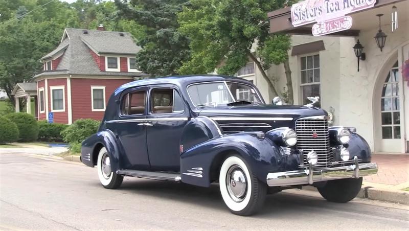 Великий и ужасный Cadillac V-16 Convertible 1934