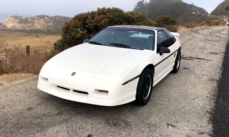 Pontiac Fiero: «горячий» соперник Toyota MR2