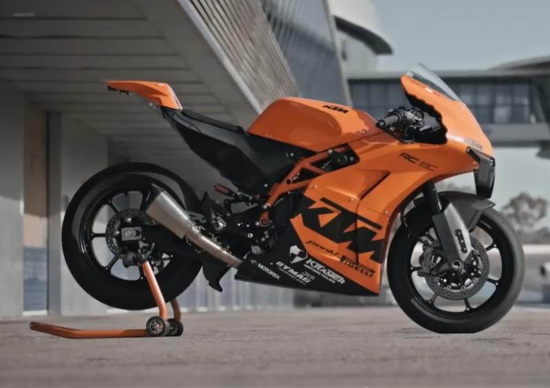 Угнать за 158 секунд: KTM RC 8C 2023 продали за рекордное время