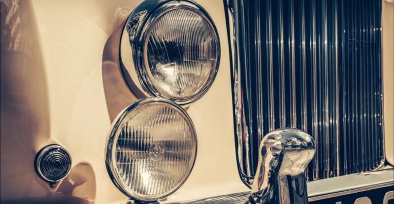 Bentley стильно отмечает 70-летний юбилей модели R-Type