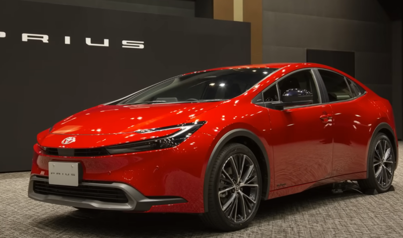 Стартовали продажи нового Prius от Toyota – цены начинаются от 1,45 млн. рублей