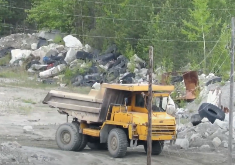 BelAZ-7540 - madencilik devleri hattındaki en küçük damperli kamyon