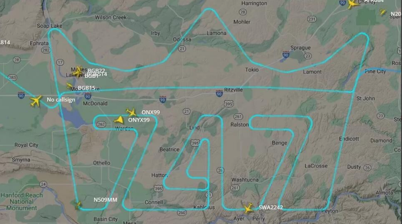 Конец эпохи Boeing-747 ознаменовался короной в небе