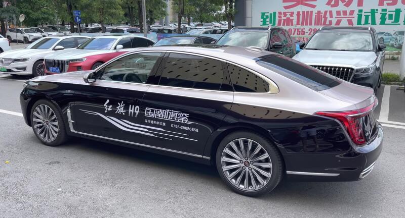 Московский автодилер предлагает приобрести китайский лакшери-седан Hongqi H9+