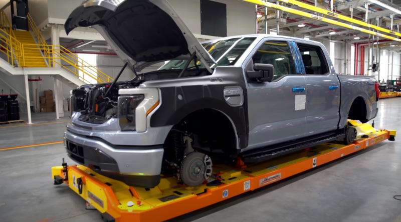 Новые электрокары Ford упростят, а их ходовые аккумуляторы станут меньше