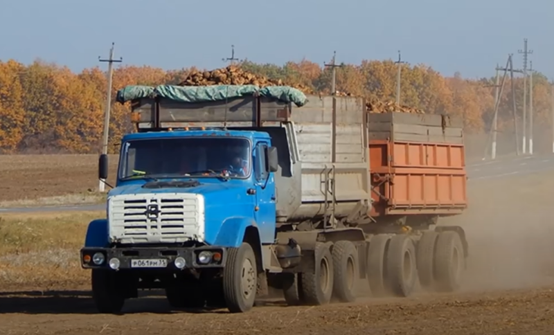 ZIL-4520 - Likhachev Fabrikasının en güçlü damperli kamyonlarından biri