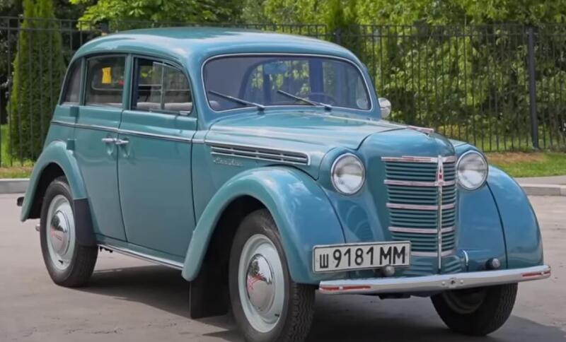 Moskvich-400: the first car that was officially sold to workers