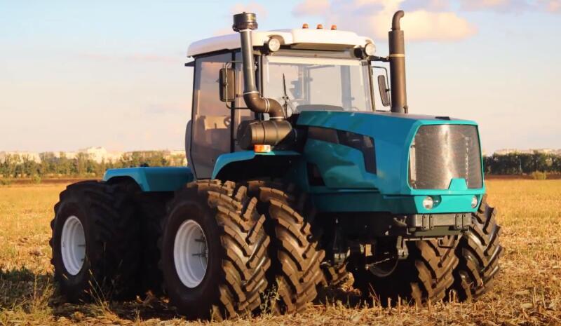 Bryansk Tractor Plant - how does the enterprise "live" and how does it "breathe"?