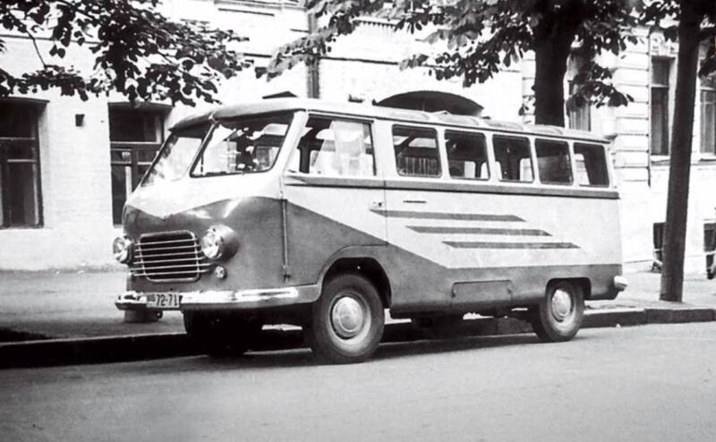 RAF-10: the first Soviet minibus for the XNUMXth Student Festival