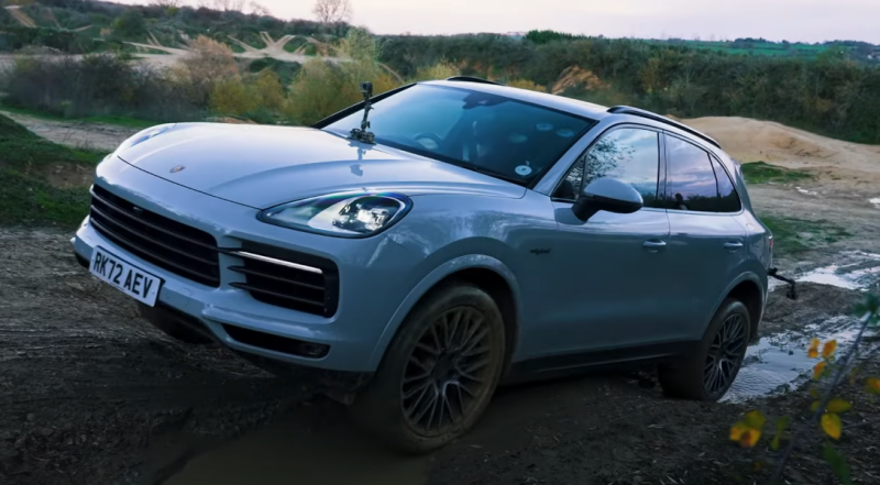Porsche Cayenne vs. Skoda Kodiaq off-road - crossovers are good for this