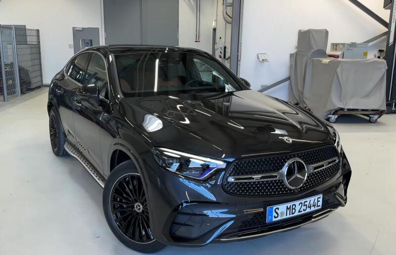 Mercedes, güncellenen GLC Coupe'yi tanıttı