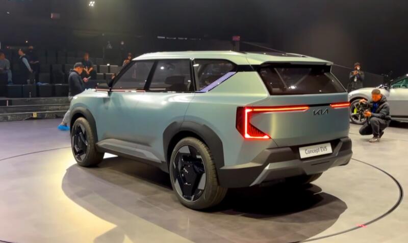 Рубленый минимализм – Kia показала электро-SUV EV5