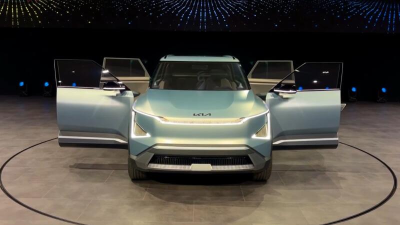 Chopped minimalism - Kia showed electric SUV EV5