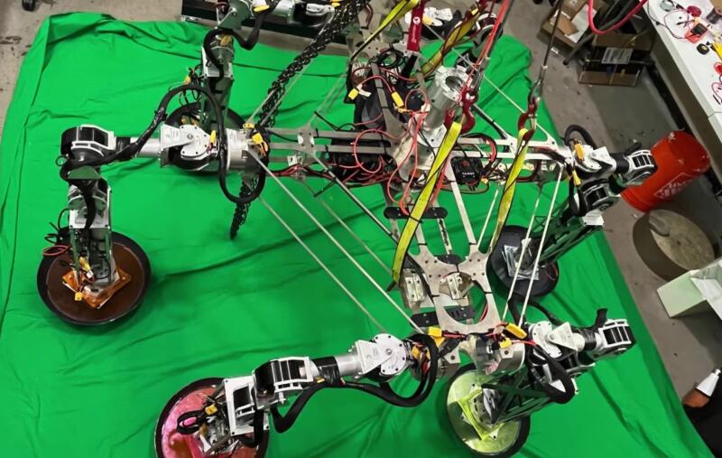 Инженеры MIT представили робота-конструктора для постройки лунной базы