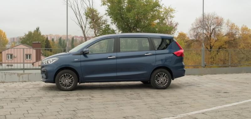 Семиместный минивэн всего за 2 миллиона. В Россию привезли Suzuki Ertiga