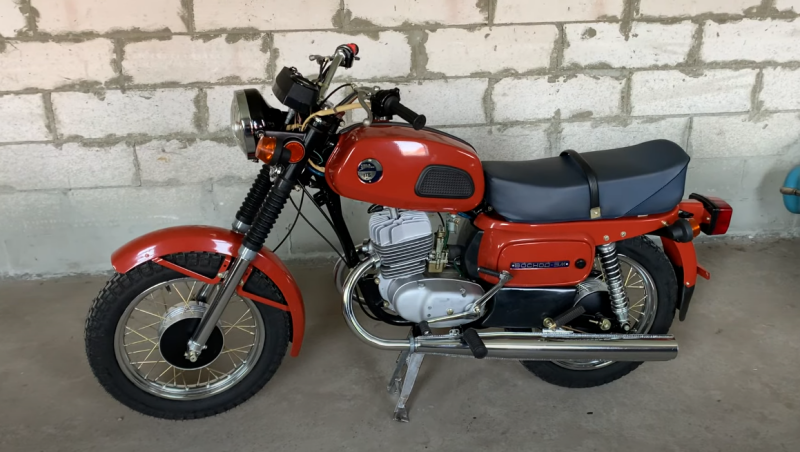 "Voskhod-3M" - the most popular motorcycle of Soviet youth in the countryside