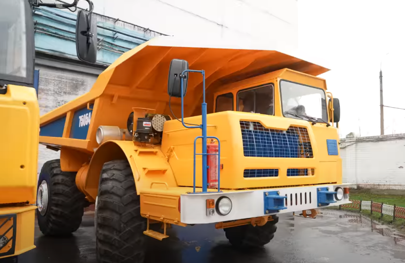 Modern MoAZ dump trucks - fiery greetings from the Soviet Union