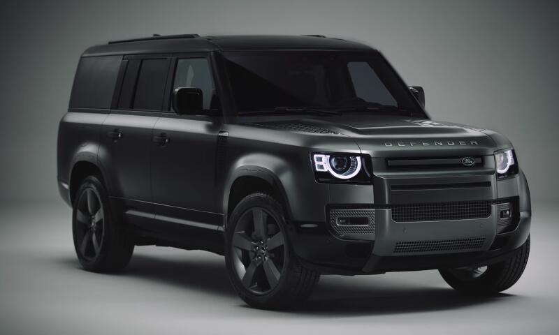 Land Rover представил три обновленных внедорожника