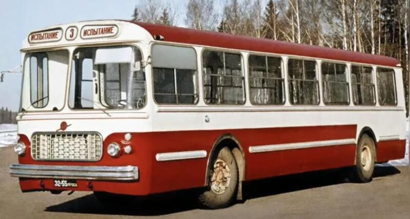 Автобус с двумя моторами из троллейбуса