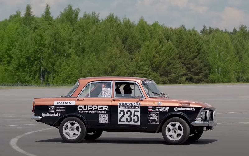 Moskvich-408 is ready to go to the rally - for this they prepared it