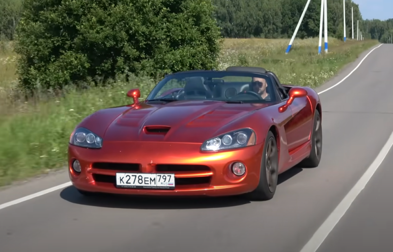 Dodge Viper - this wild sports car will submit only to an experienced driver