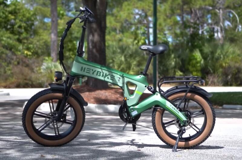 HeyBike Tyson, yumuşak süspansiyonlu en uygun fiyatlı katlanır elektrikli bisiklettir