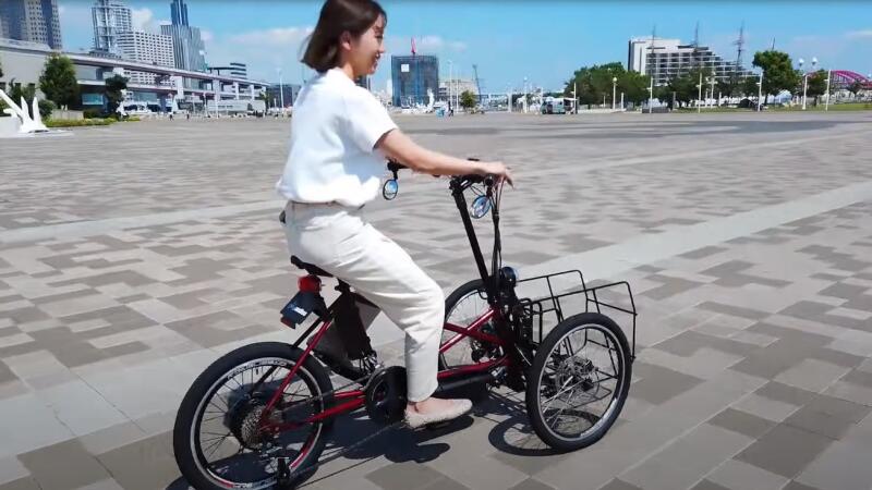 Kawasaki представила свою линейку неординарных трехколесных велосипедов