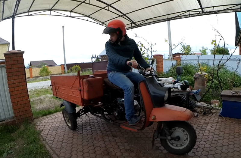 Arkadan çekmeli traktörden motorlu motorlu scooter "Ant" - Sovyet modelinin yeniden canlanması