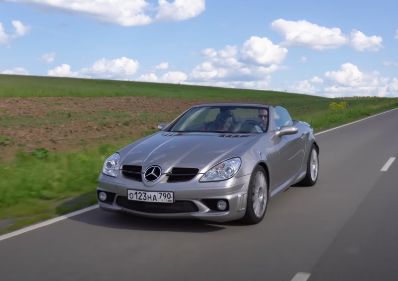 Mercedes-Benz SLK 55 AMG - a compact sports car with a V8 under the hood