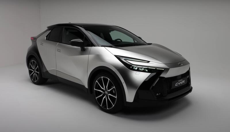 Обновленный Toyota C-HR впервые показан публике