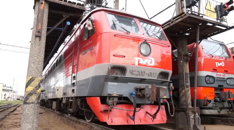 Скоростной локомотив ЧС200 для «Невского экспресса»