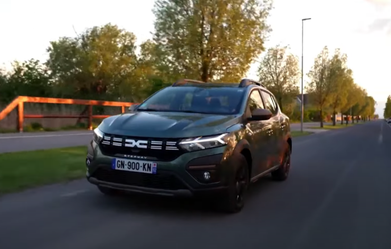 Новые Dacia Sandero начали ввозить в Россию – только они далеко не бюджетные